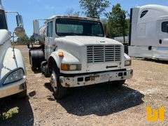 1993 INTERNATIONAL 4600 S/A SEWER/WATER/TANK TRUCK VIN: 1HTSAZPL3PH541049