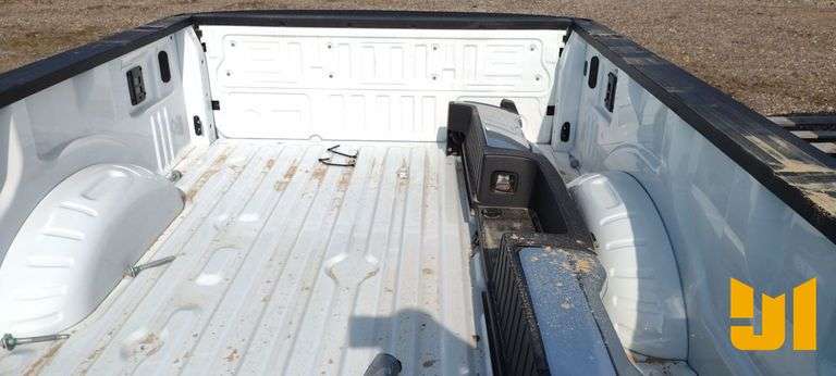 FORD 8FT PICKUP BED W/BUMPER