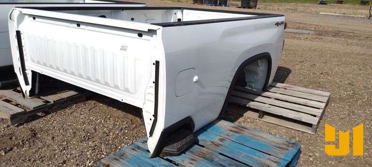 CHEVROLET  8FT PICKUP BED W/BUMPER