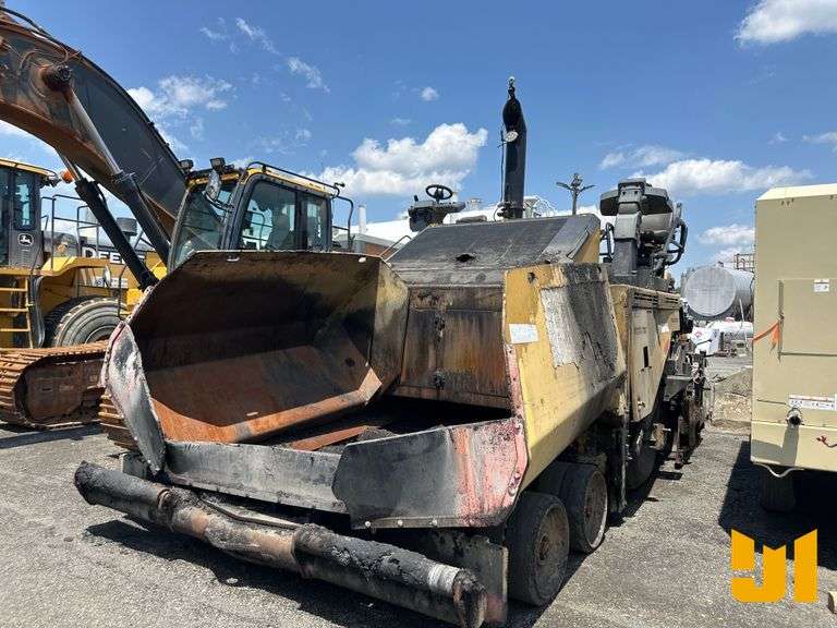 2015 CATERPILLAR AP1000F RUBBER TIRE PAVER  SN: CATAP100KAC400131