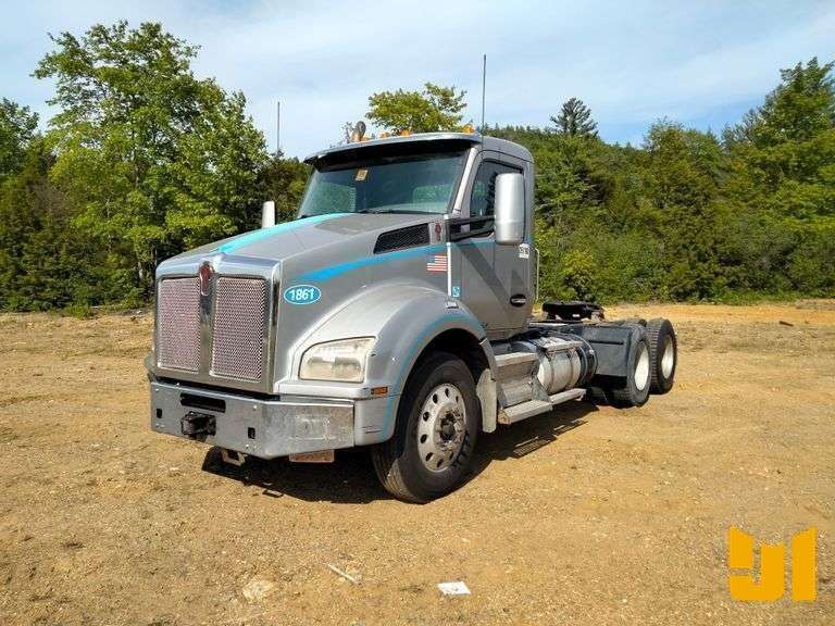 2018 KENWORTH T880 TANDEM AXLE DAY CAB TRUCK TRACTOR VIN: 1XKZDP9X2JJ211298