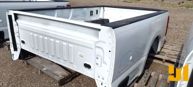 FORD 8FT PICKUP BED W/BUMPER