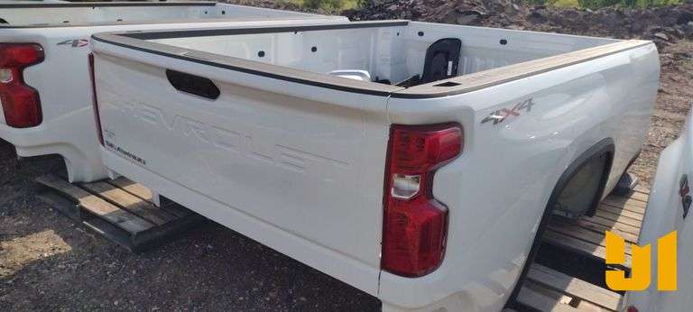 CHEVROLET  8FT PICKUP BED W/BUMPER
