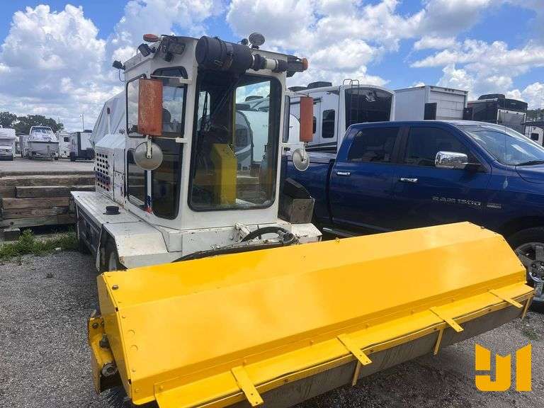 2014 SUPERIOR  SM80CT BROOM SN: 914176
