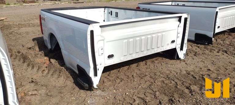 FORD 8FT PICKUP BED W/BUMPER