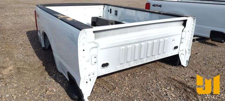FORD 8FT PICKUP BED W/BUMPER
