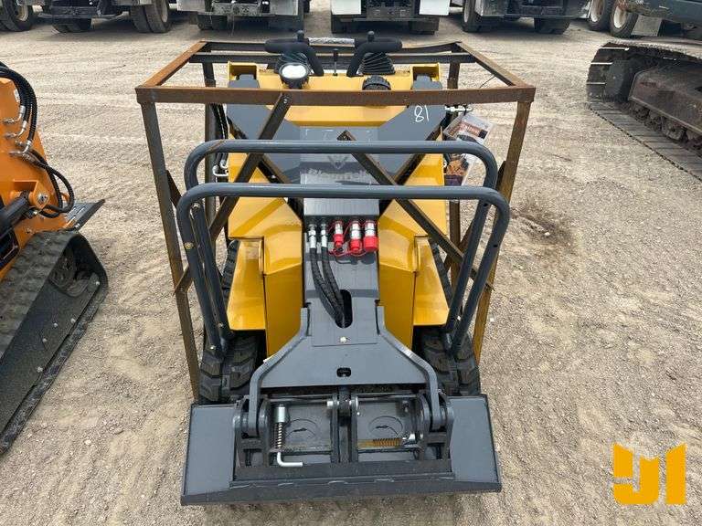 UNUSED 2025 BISONTEK BT360 MULTI TERRAIN LOADER SN: BT25010131