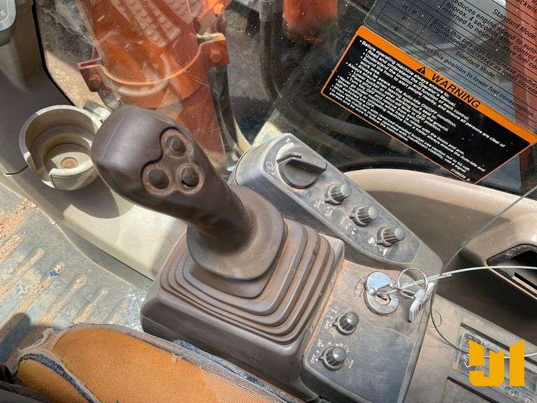 2010 HITACHI ZX270LC-3 HYDRAULIC EXCAVATOR SN: 1FFASR0XEA0820118