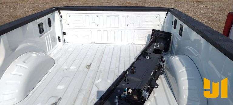 FORD 8FT PICKUP BED W/BUMPER