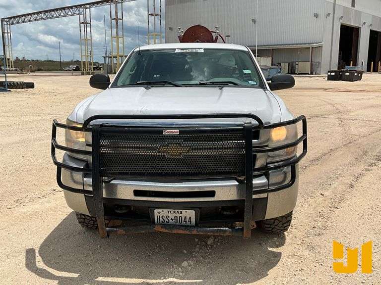 2009 CHEVROLET SILVERADO 3500HD CREW CAB 4X4 FLATBED TRUCK VIN: 1GBHK73609F174381