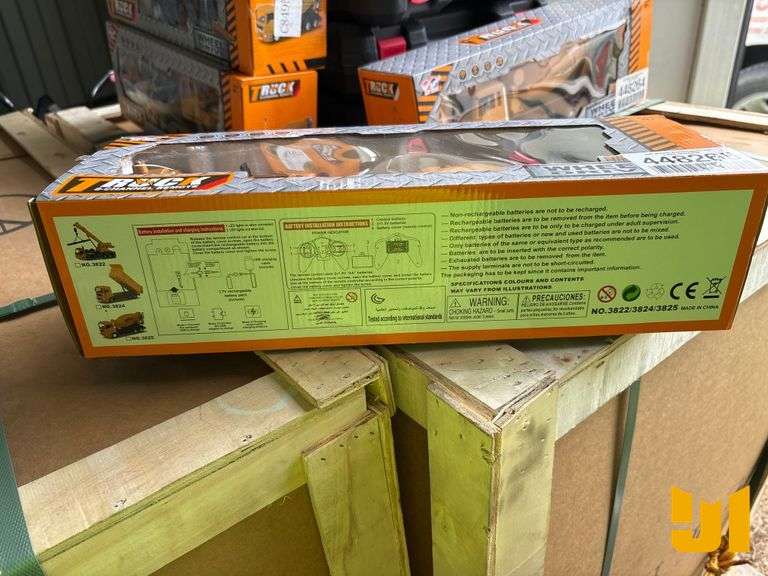 UNUSED MIXER TRUCK TOY R/C