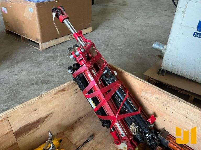 ASSORTMENT OF HYDRAULIC CYLINDERS, *** SIZES & MODELS VARY***
