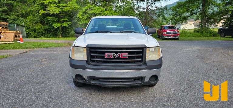 2007 GMC SIERRA 1500 REGULAR CAB 4X2 PICKUP VIN: 1GTEC14C07Z632543