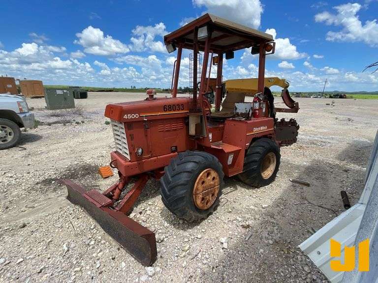 1996 DITCH WITCH 4500DD TRENCHER SN: 3N1081