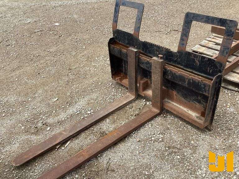 KIT CONTAINER PALLET FORKS 48 INCH SN: KC82063