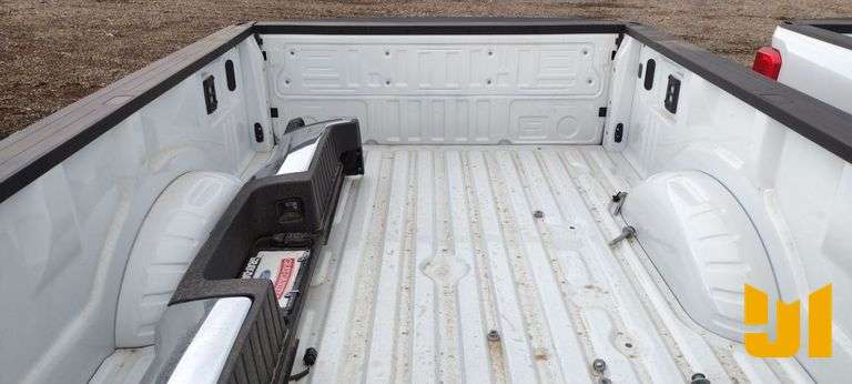 FORD 8FT PICKUP BED W/BUMPER