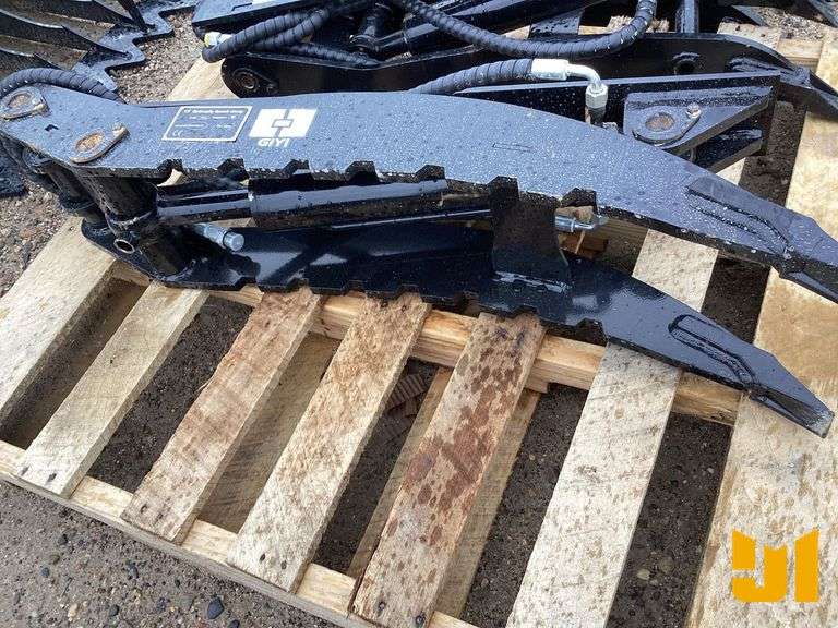 UNUSED 2025 GIYI WELD ON HYDRAULIC THUMB 7T SN: MZJ7T250412