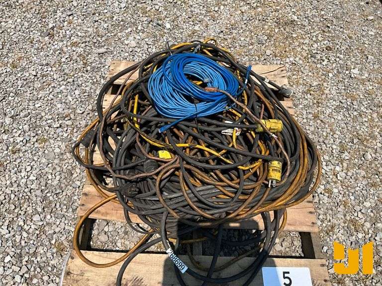 PALLET OF ELECTRICAL CORDS