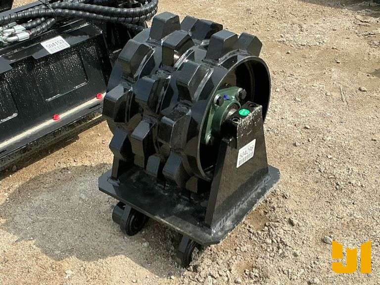 UNUSED 2025 GIYI COMPACTION WHEEL SN: YSL305250453 TO FIT CAT 305