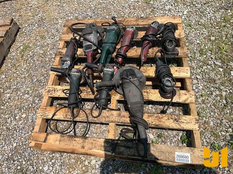 LOT OF VARIOUS SIZE ELECTRIC CORDED GRINDERS