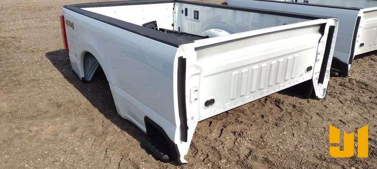 FORD 8FT PICKUP BED W/BUMPER