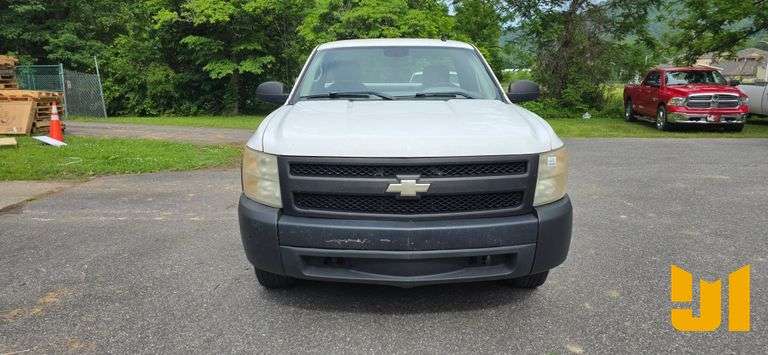 2007 CHEVROLET SILVERADO REGULAR CAB 4X2 PICKUP VIN: 1GCEC14C87E527045