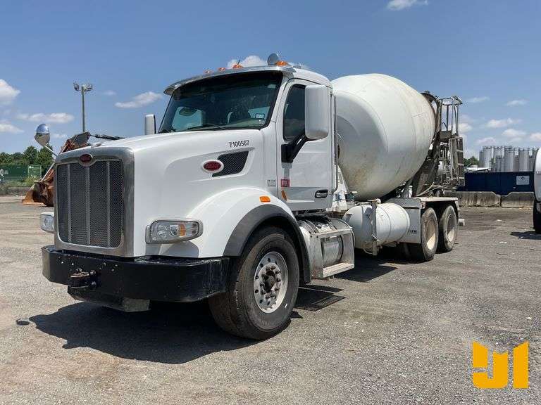 2018 PETERBILT 567 TANDEM AXLE REAR DISCHARGE MIXER TRUCK VIN: 1NPCL70XXJD466029