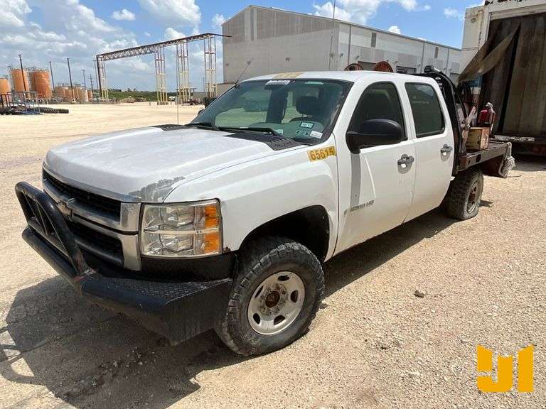 2009 CHEVROLET SILVERADO 2500HD CREW CAB 4X4 FLATBED TRUCK VIN: 1GCHK436X9F178738