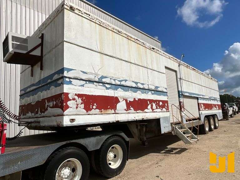1995 CUSTOMBUILT 45 FT  TRI/A HEAVY DUTY SITE TOOL WORKSHOP TRAILER VIN: NONE