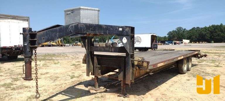 2000 TEXAS BRAGG 20+5 OTW 20' FLATBED TRAILER VIN: 17XFW2523Y1001477