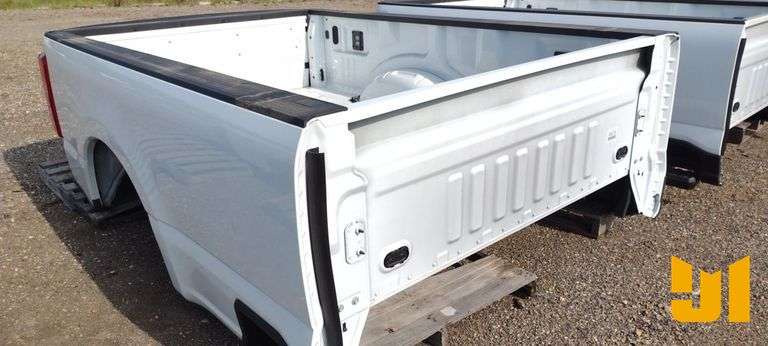 FORD 8FT PICKUP BED W/BUMPER