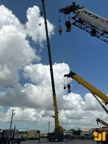 2014 GROVE RT890E ROUGH TERRAIN CRANE SN: 233670