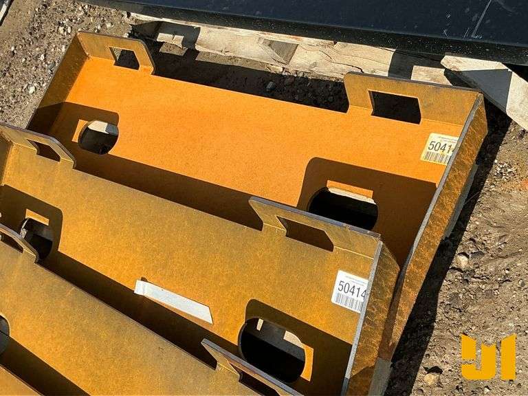 UNUSED MOUNTING PLATE