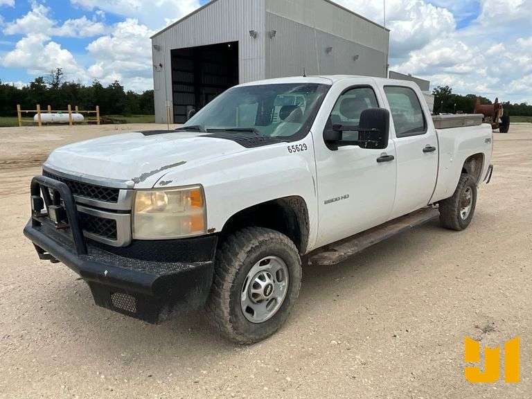 2011 CHEVROLET SILVERADO 2500HD CREW CAB 4X4 PICKUP VIN: 1GC1KVCG5BF220108