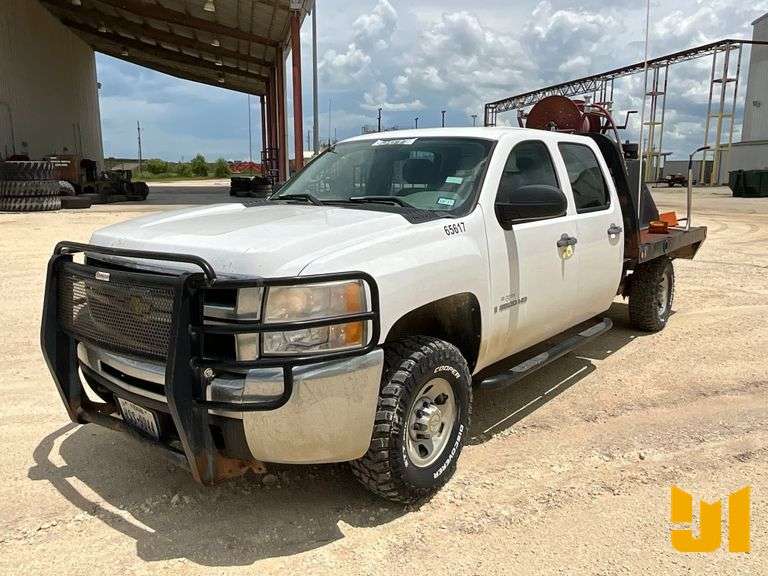 2009 CHEVROLET SILVERADO 3500HD CREW CAB 4X4 FLATBED TRUCK VIN: 1GBHK73609F174381