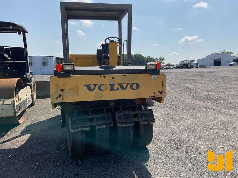 2009 VOLVO  PT-125R 9-WHEEL PNEUMATIC COMPACTION EQUIPMENT SN: 199456