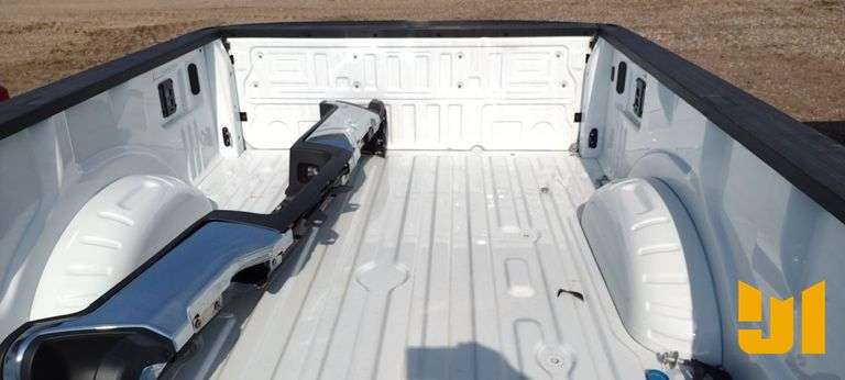 FORD 8FT PICKUP BED W/BUMPER