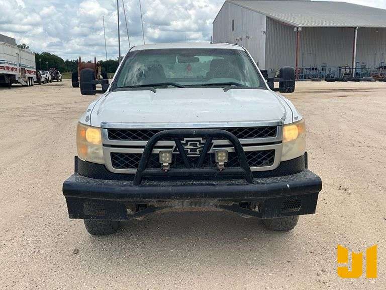 2011 CHEVROLET SILVERADO 2500HD CREW CAB 4X4 PICKUP VIN: 1GC1KVCG5BF220108