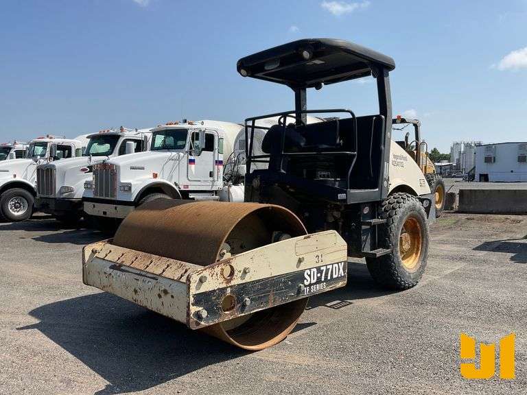 2002 INGERSOLL RAND SD-77DX TF SERIES SINGLE DRUM VIBRATORY ROLLER SN: 170882