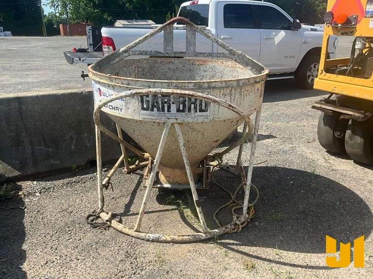 2017 GAR-BRO 1- YARD CONCRETE BUCKET SN: 23063-L