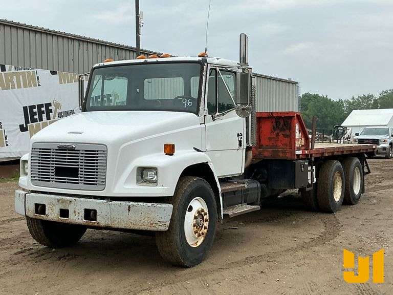 1996 FREIGHTLINER FL80 TANDEM AXLE FLATBED TRUCK VIN: 1FVXJLBB3TL599057
