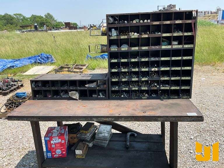 WORK BENCH WITH BOLT BINS