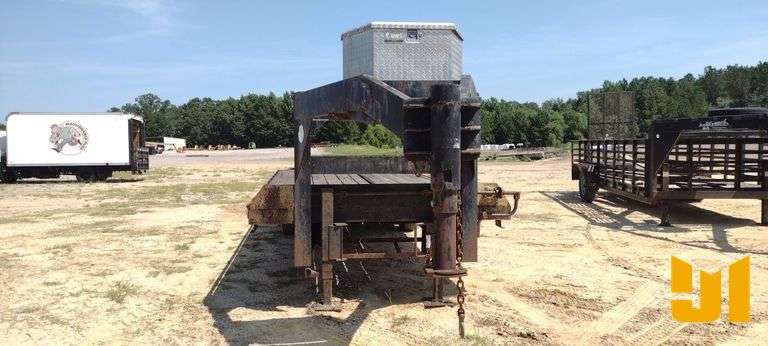 2000 TEXAS BRAGG 20+5 OTW 20' FLATBED TRAILER VIN: 17XFW2523Y1001477