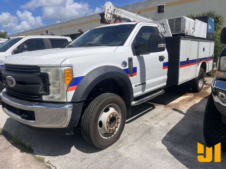 2017 FORD F-550XL SD S/A MECHANICS TRUCK VIN: 1FDUF5GT6HEB18903
