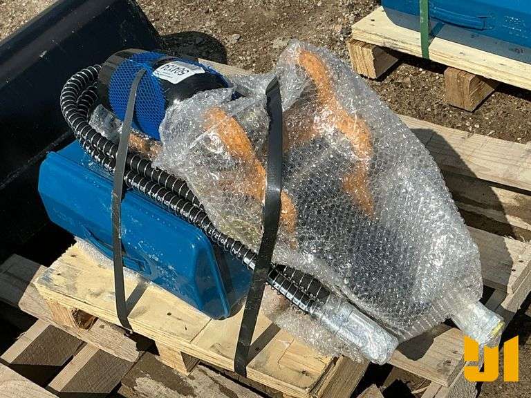 UNUSED 2025 SB05 HYDRAULIC BREAKER