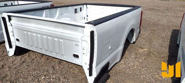 FORD 8FT PICKUP BED W/BUMPER