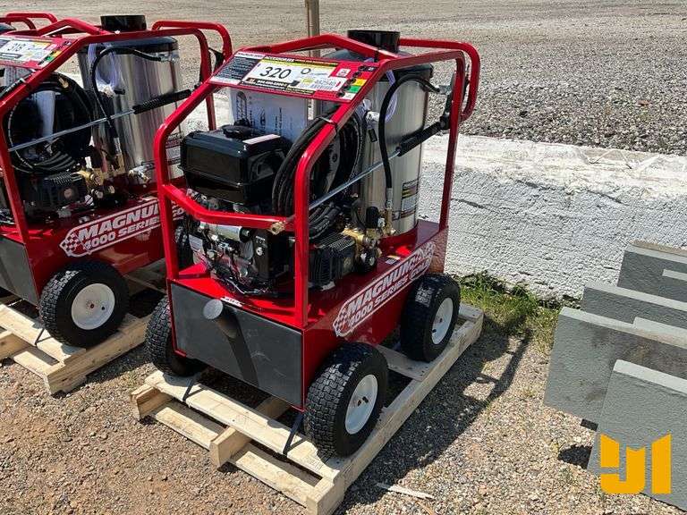 UNUSED EASY-KLEEN MAGNUM GOLD  PRESSURE WASHER SN: 252612