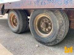 TRAIL-EZE DSA9R28 26' FLATBED TRAILER VIN: 1DA42RH68EP007575