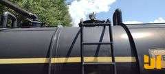 21.5’ DRAGON 110 BBL VACUUM TANK BODY, SN: 153326, HOSE