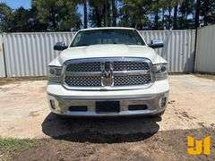 2017 RAM 1500 LARAMIE CREW CAB 4X4 PICKUP VIN: 1C6RR7VT2HS772306